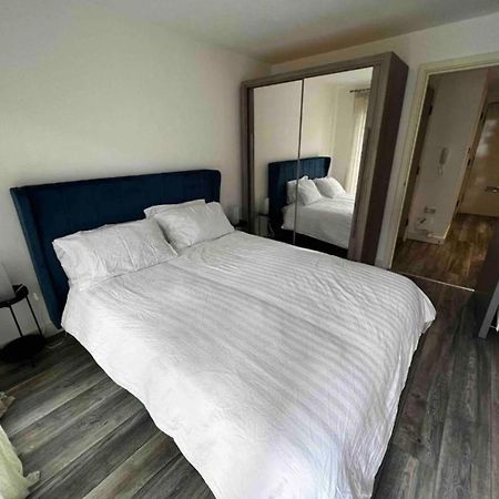 Stylish 1-Bed Flat With Sofa-Bed In London 아파트 외부 사진